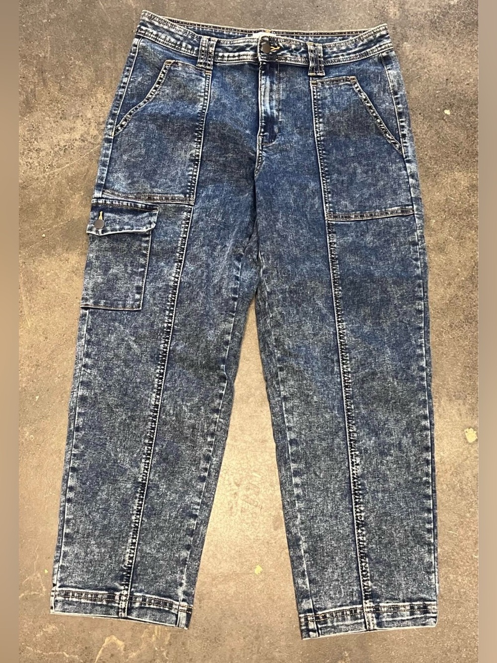 Ladies size 12- Acid wash cargo jeans